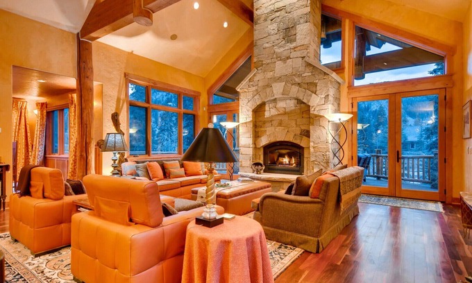 Keystone House | Alders Chalet: Private Hot Tub, Outdoor Fireplace, Theater, Sauna, Pizza Oven