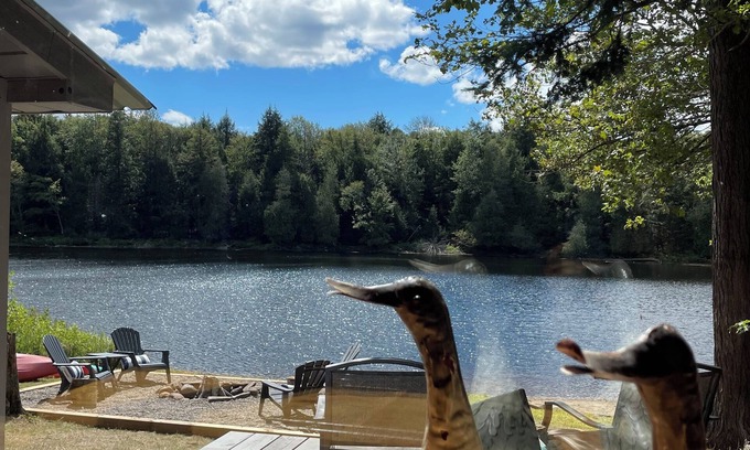 Algonquin Highlands Cottage | Algonquin Waterfront Getaway With SW Sunsets