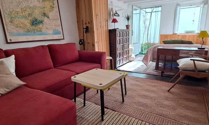 Viznar Cottage | Alhambrita. Cool and quiet house with wifi to disconnect.