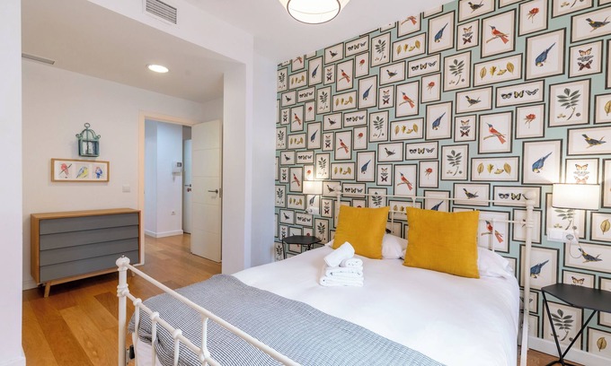 Santa Catalina Apartment | Alhóndiga Primero. 2-bedrooms in the centre