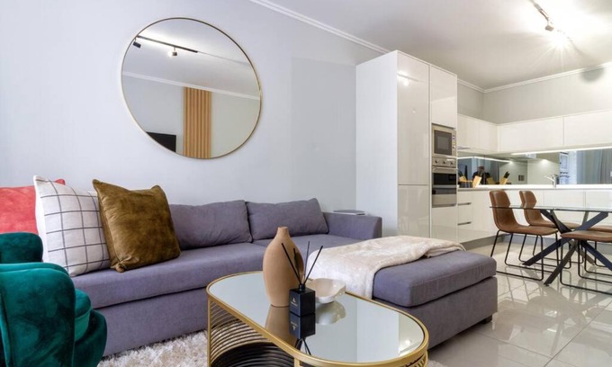 Greater Johannesburg Metropolitan Area Apartment | #AlimamaSpaces: Jay's Cassini