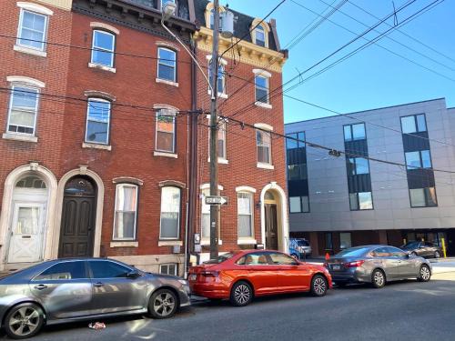 West Poplar Apartment | Alina & Fanny - Philadelphia 1224 Mt Vernon St