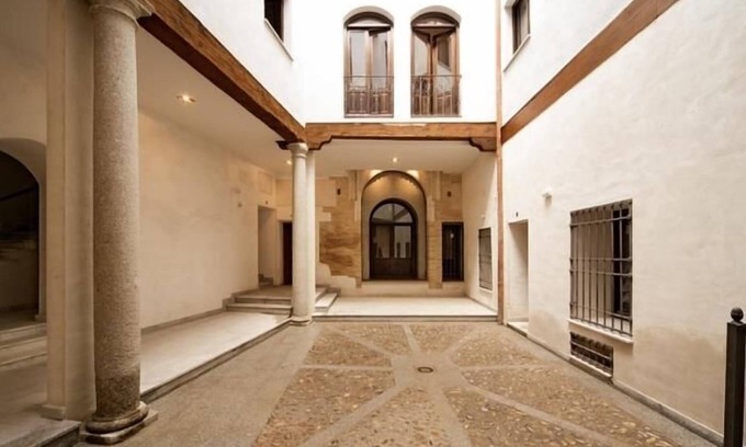 Toledo City Center Apartment | Aljibe - Toledo Center with Swimming Pool