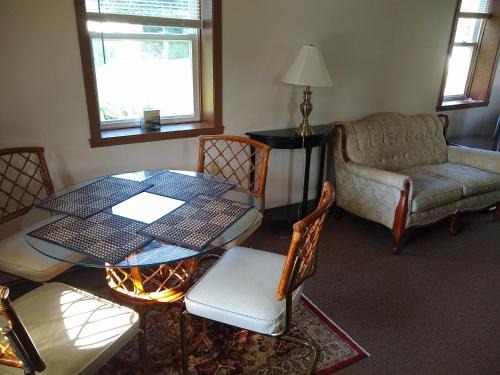 Clarion Bed & Breakfast | All-American Grill B&B Clarion Penn Prime