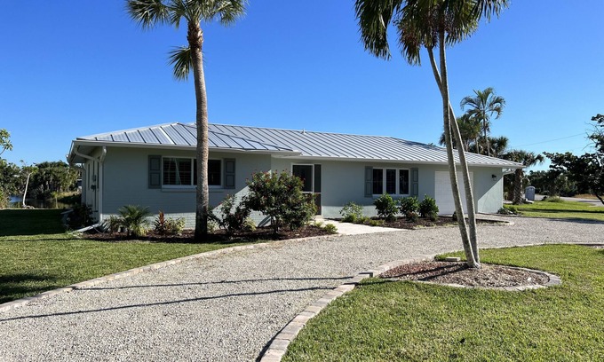 Sanibel House | ALL NEW BEACH RETREAT IN SANIBEL/BEACH ACCESS ACROSS THE STREET