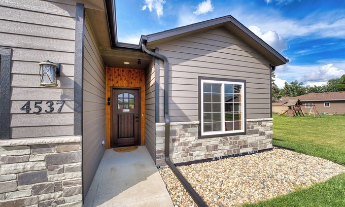 Sioux Falls House | All new home ! 2 KING SUITES amazing home for amazing guest Sioux Falls SD