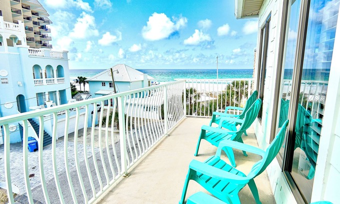 Gulf Lagoon Beach House | ‼️ALL RATES IN 2025 - 20%OFF‼️HUGE Beach-house VIEWS Heated POOL 7BR 4BA Sleeps 23