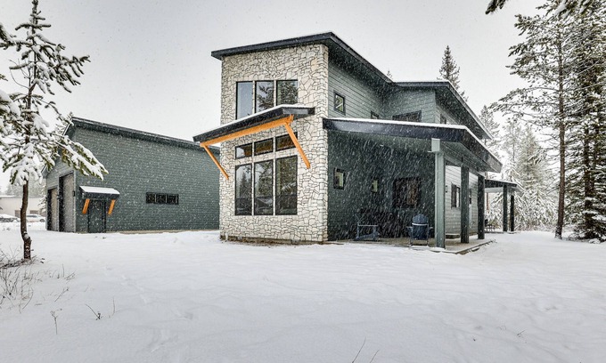 Tamarack Resort Cabin | All-Season Cabin: Hot Tub & Sauna in Donnelly