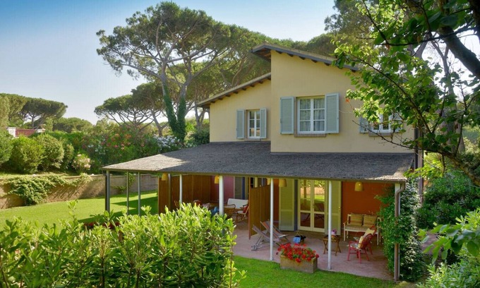 Castagneto Carducci House | Allegra apartment Tombolino beach