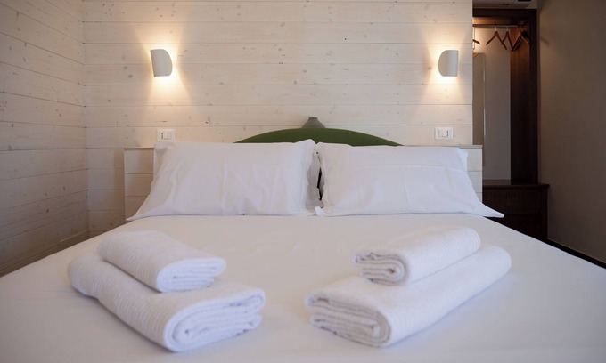 Terracina Bed & Breakfast | Alley Effe|Essentia: Corner of paradise in the heart of the historic center sea view