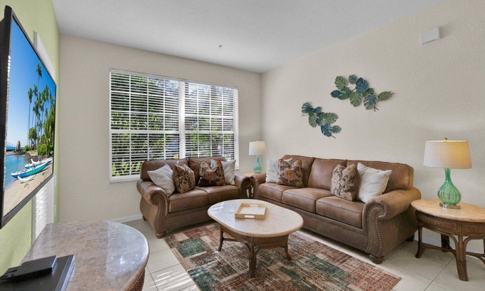 Windsor Hills Condo | ALM2821-104 Summary: