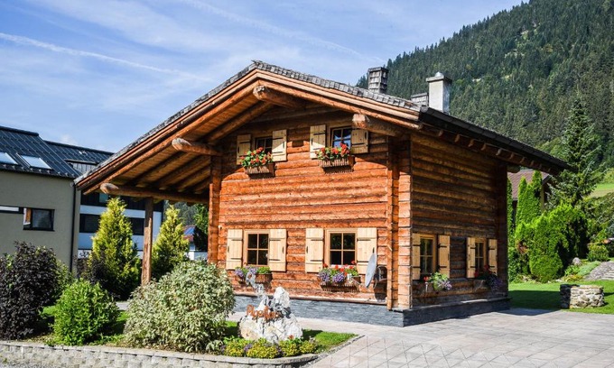 Werfenweng Ski Chalet | Almchalet Alpenflora