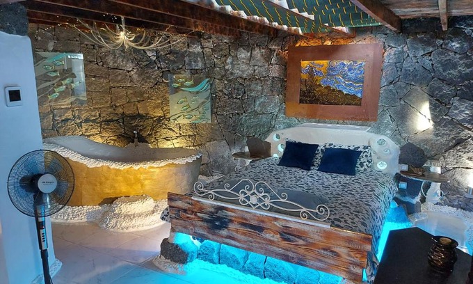 Conil Villa | ALOELUX VILLA ! - Private Villa with Jacuzzi, cinema ,massage ,wonderful view, art desing villa