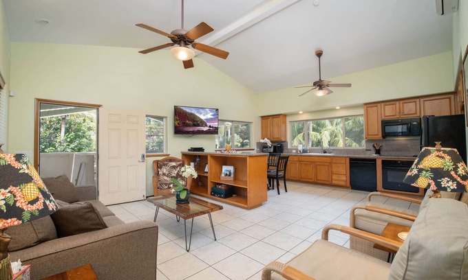 Kihei House | Aloha Aku Ohana2 Suite – Relaxing Garden Views Await