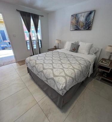 Tahquitz River Estates Hotel | Aloha Hotel Palm Springs