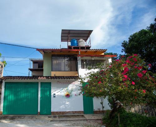 Morales Bed & Breakfast | ALOJAMIENTO FAMILIAR ORQUIDE@S