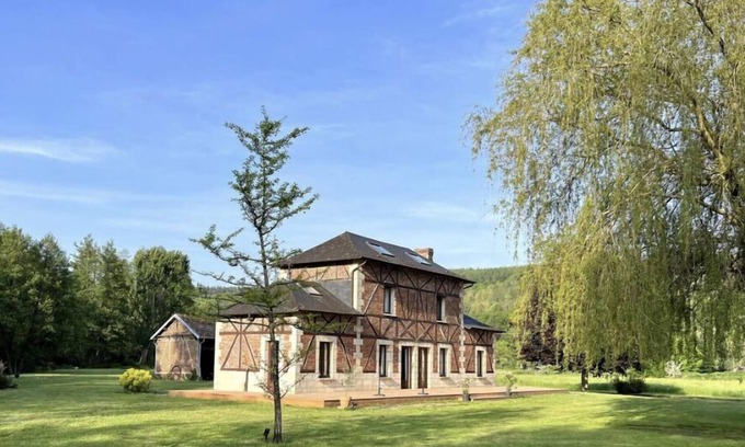 Perriers-sur-Andelle House | Along the Andelle