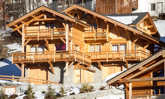 Mont-de-Lans Ski Chalet | ALPAGA 2, Magnificent chalet 50 m from the slopes