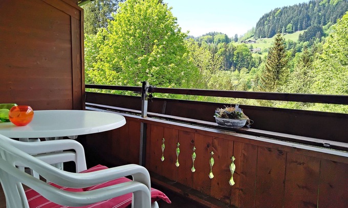 Aschau im Chiemgau Apartment | Alpen Hideway vacation apartment 47 sqm, separate bedroom, west-facing balcony, Ap.110