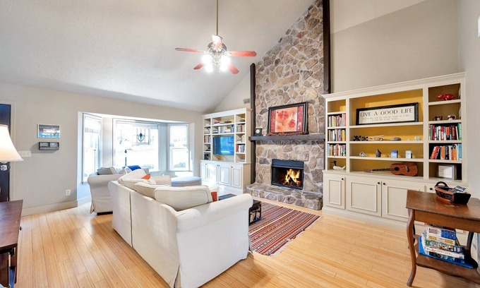 Johns Creek Cottage | Alpharetta Family Cottage - Near Avalon With Easy Access To Rt 400