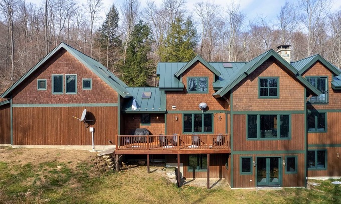 Ludlow House | Alpine 6-BR Estate On Okemo Mountain