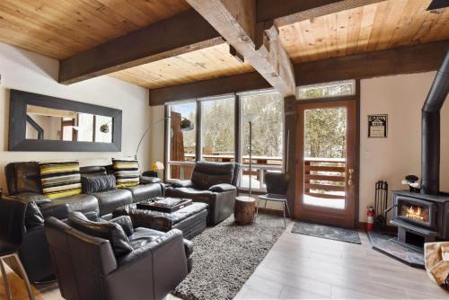 Olympic Valley House | Alpine Manor Retreat Mountain Relaxation