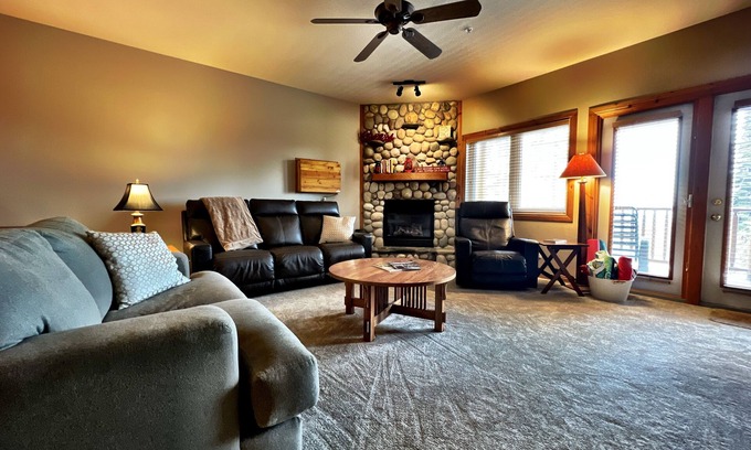 East Kootenay Condo | Alpine Retreat: 2BR Ski-In/Ski-Out Condo with Private Hot Tub