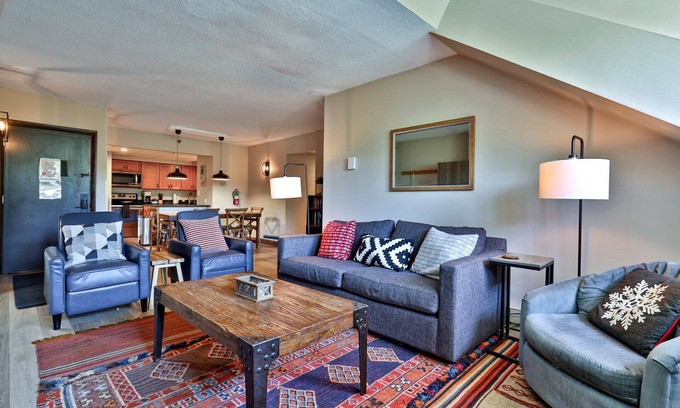 Killington Condo | Alpine Vista Condo | Killington 2BR/2BA | Sleeps 6 | Pool & Hot Tub | Free Shuttle to Slopes