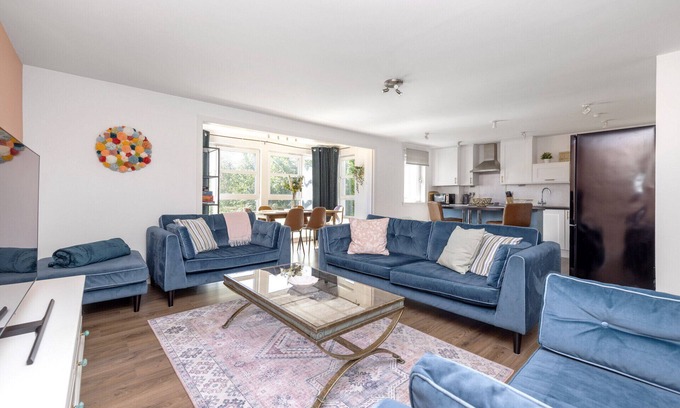Slateford Apartment | ALTIDO Stunning 2-bed flat w/free parking