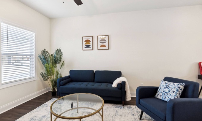 Clarksville Apartment | Alto L5 I Great For The Family I Pool I Parking