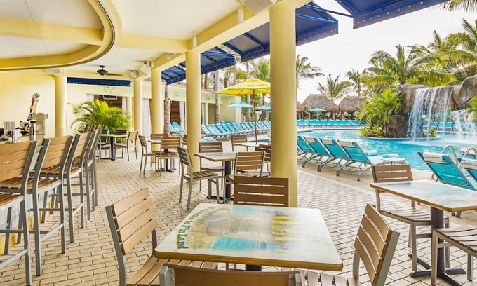 Hollywood Hotel | Always a Great Idea To Unwind! 4 Partial Ocean King Units, Pool, Beachfront!