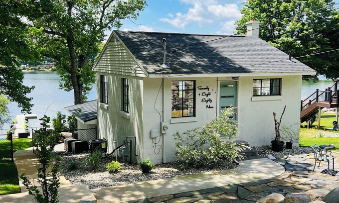 Twin Lake Cottage | Always Hart Lake – Reopening Soon! Lakefront Home Perfect for Winter Getaways