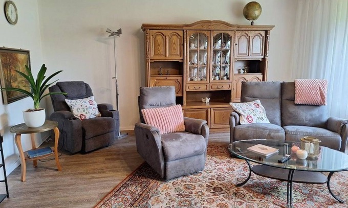 Hosjekamp House | Am Stroth - Holiday home, shower, WC, 2 bedrooms