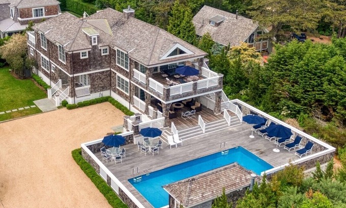 Beach Hampton Villa | Amagansett Dunes Luxury w/Pool + Elevator + 2 Min walk to private beach