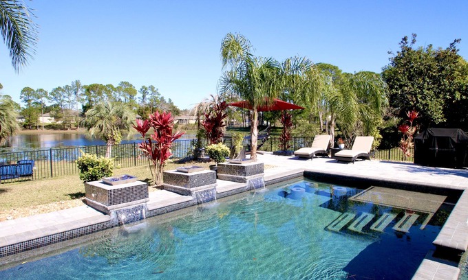 Deltona Lakes House | Amarillo lakefront paradise