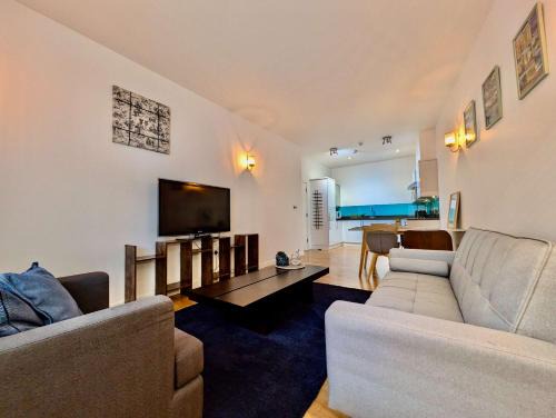 Tower Hill Apartment | Amazing 2BR Flat Near Tower Bridge