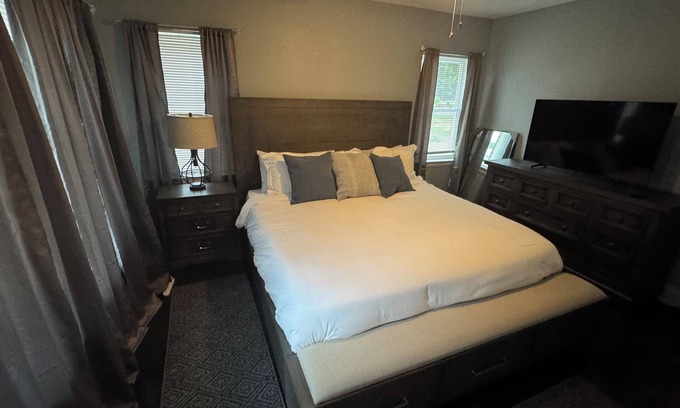Vollintine-Evergreen House | Amazing 3-bedroom house with AC in Memphis
