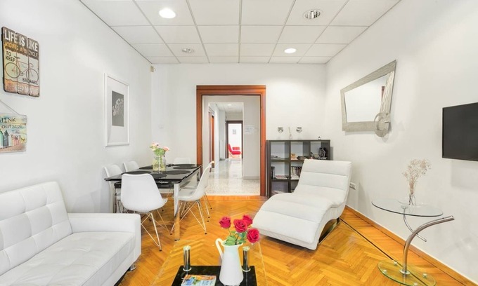 Makrigianni Apartment | Amazing 4BDR apt in Plaka+Netflix/VaccinatedHost