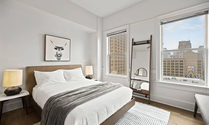 Downtown San Antonio Apartment | Amazing Apartment Near San Antonio's Hotspots | Modern Amenities + Pet Friendly