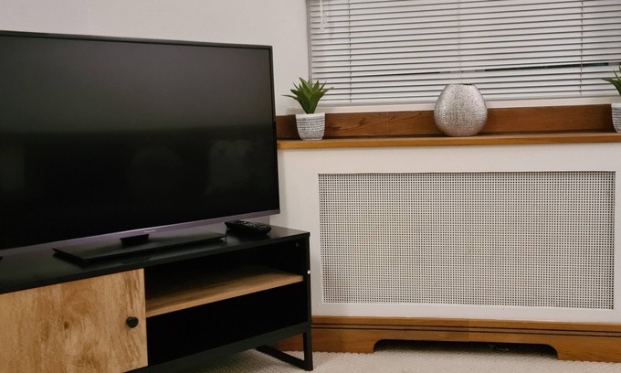 Brentwood Apartment | Amazing apartment on a quiet street - 5 mins walk from city centre