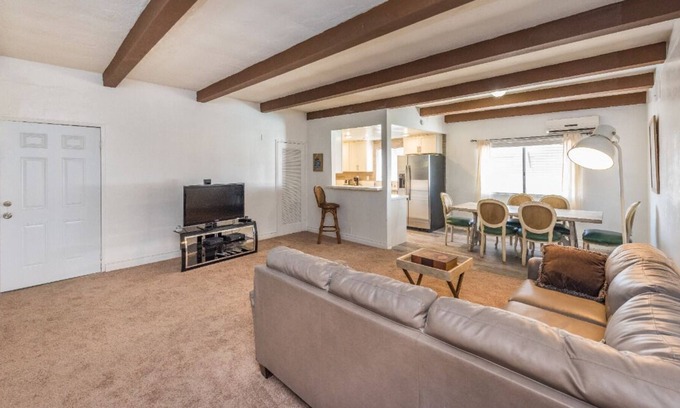 Gateway District Apartment | Amazing Art District Apartment/Loft