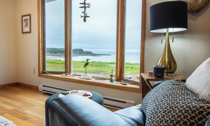 Saint John County House | Amazing Beach House on the Coast of The Bay of Fundy equipped with only the best.