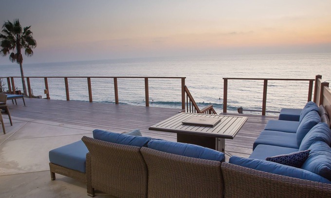 Leucadia House | Amazing Beachfront Home; Oceanfront in Encinitas, CA w/ lots of Outdoor Space