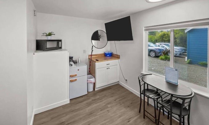 Rockaway Beach Condo | Amazing Coastline Setting, Pet Friendly, Seconds to Beach, Community Fire Pit, Volleyball - Unit 9