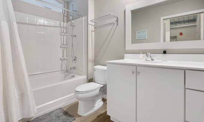 Old West Side Condo | Amazing Condo Close to U of M - 303