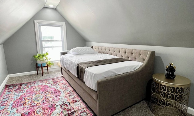 Norwich Apartment | Amazing Deal: Spacious 4-Bed, 2-Bath Duplex Apartment!