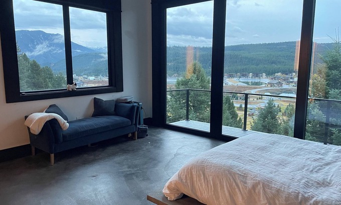 Gallatin Gateway House | Amazing Family Chalet in Big Sky - 10 min from slopes in town center