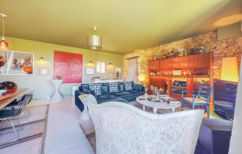 Villaines-la-Gonais House | Amazing Home In Villaines-La-Gonais