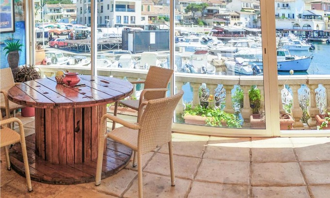 Sausset-les-Pins House | Amazing Home In Sausset-Les-Pins