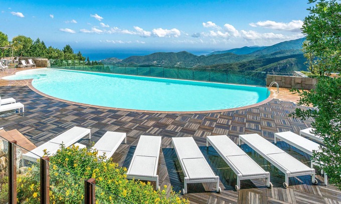 Magliolo House | Amazing home in Magliolo with sauna